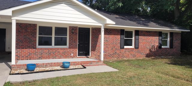 7 S Farr Ave., Andrews, SC 29510