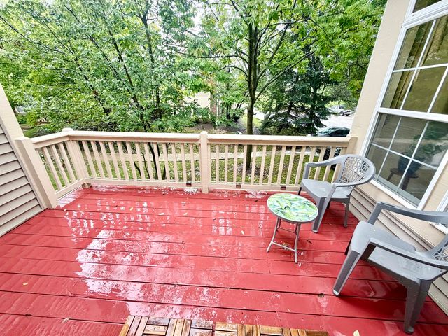 2820 N GREENWOOD Avenue, Arlington Heights, IL 60004