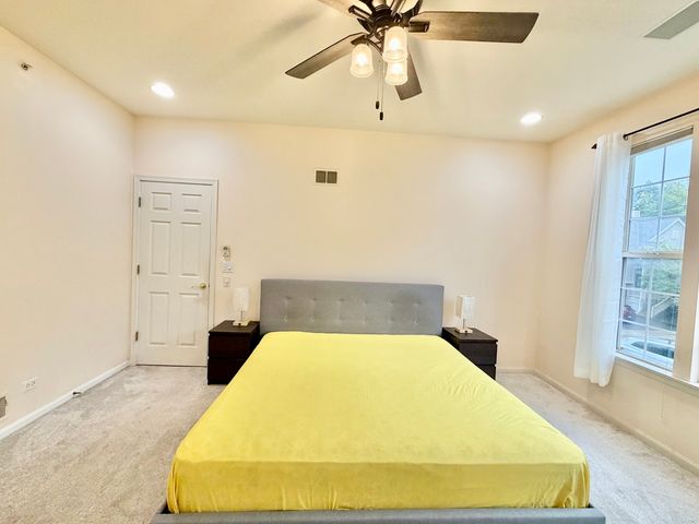 2820 N GREENWOOD Avenue, Arlington Heights, IL 60004