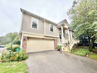 2820 N GREENWOOD Avenue, Arlington Heights, IL 60004