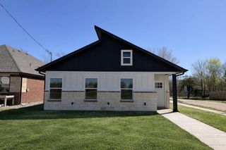 2225 College Street, Greenville, TX 75407