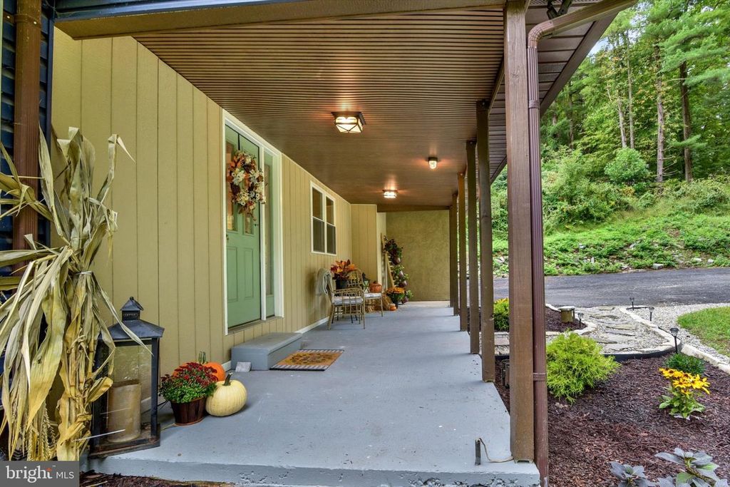 Image 4 of property listing at 2856 SHARON RD, Jarrettsville, MD 21084