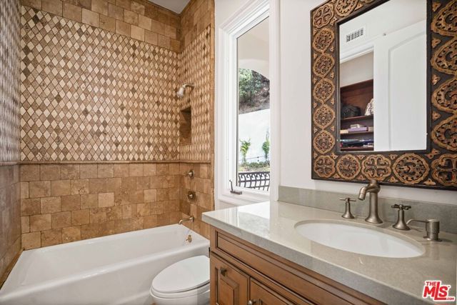 10940 Terryview Drive, Studio City (los Angeles), CA 91604