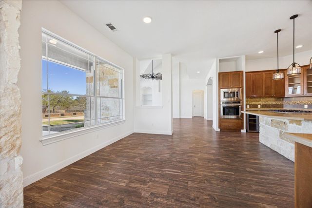 100 Cross TRL, Spicewood, TX 78669