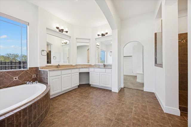 100 Cross TRL, Spicewood, TX 78669