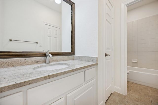 100 Cross TRL, Spicewood, TX 78669