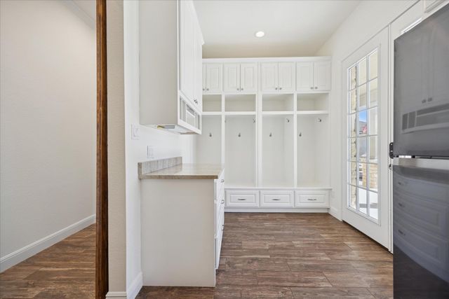 100 Cross TRL, Spicewood, TX 78669