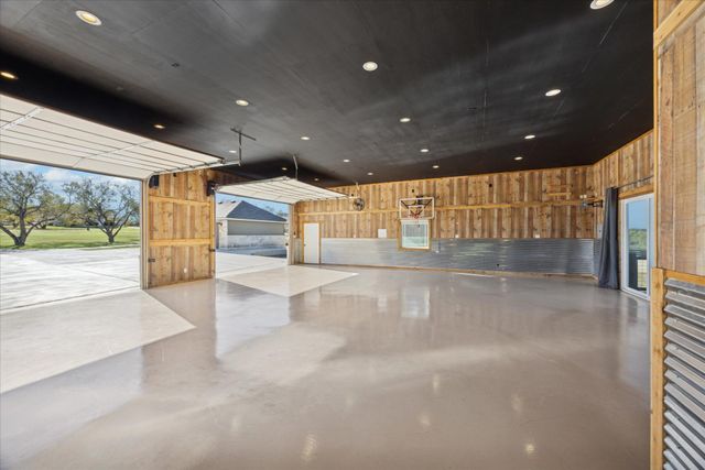 100 Cross TRL, Spicewood, TX 78669