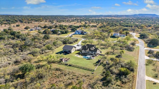 100 Cross TRL, Spicewood, TX 78669