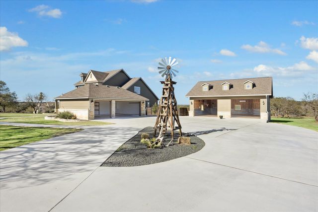 100 Cross TRL, Spicewood, TX 78669