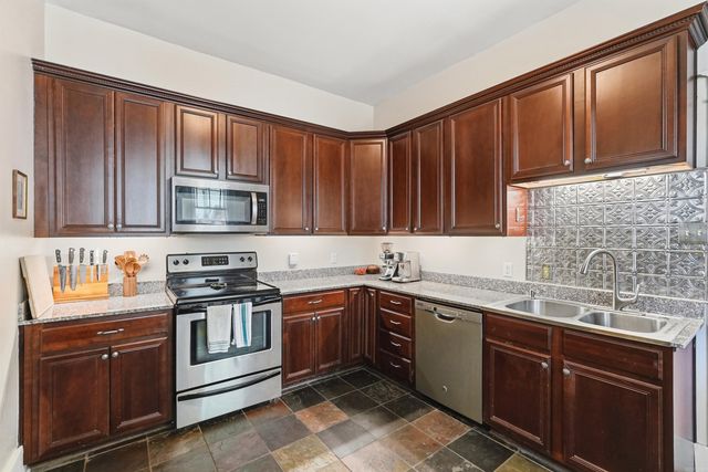 321 Johnson Street, Little Rock, AR 72205