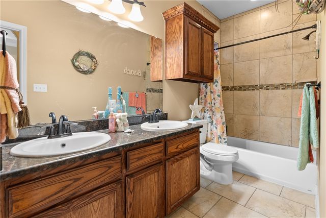 5814 Chamomile Ct, Corpus Christi, TX 78414