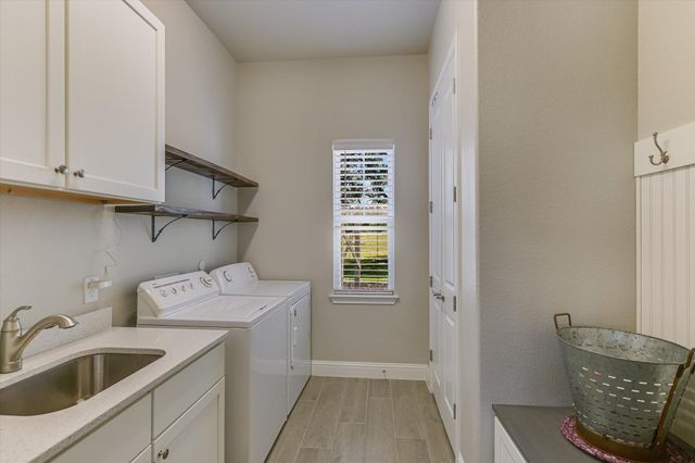 815 County Road 207, Liberty Hill, TX 78642