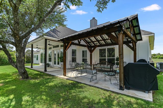 815 County Road 207, Liberty Hill, TX 78642