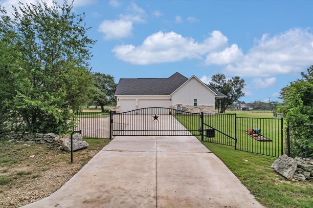 815 County Road 207, Liberty Hill, TX 78642