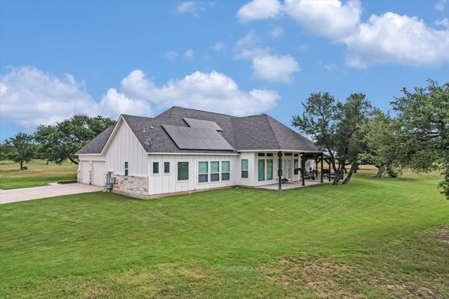 815 County Road 207, Liberty Hill, TX 78642