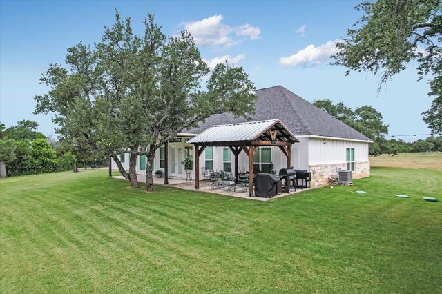 815 County Road 207, Liberty Hill, TX 78642