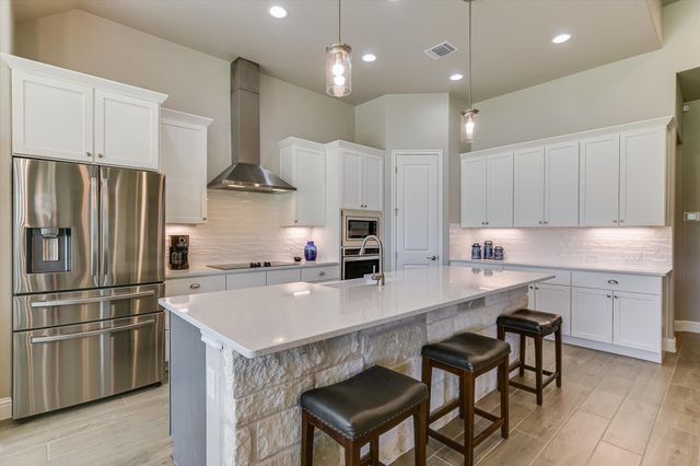 815 County Road 207, Liberty Hill, TX 78642