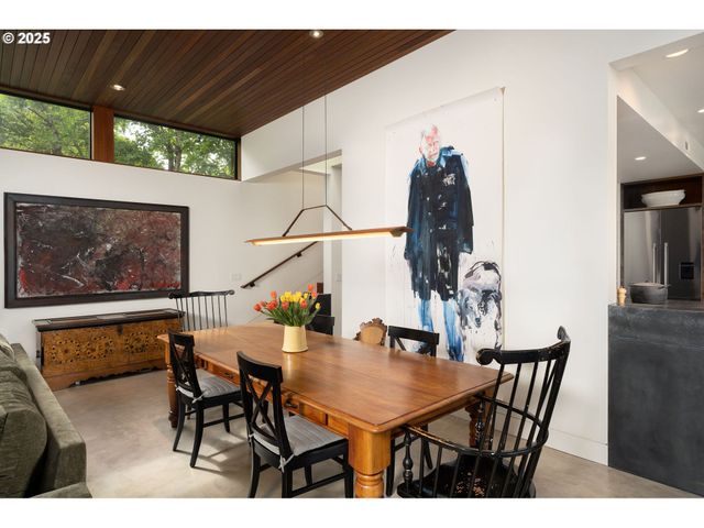 3961 Se BERKELEY Way, Portland, OR 97202