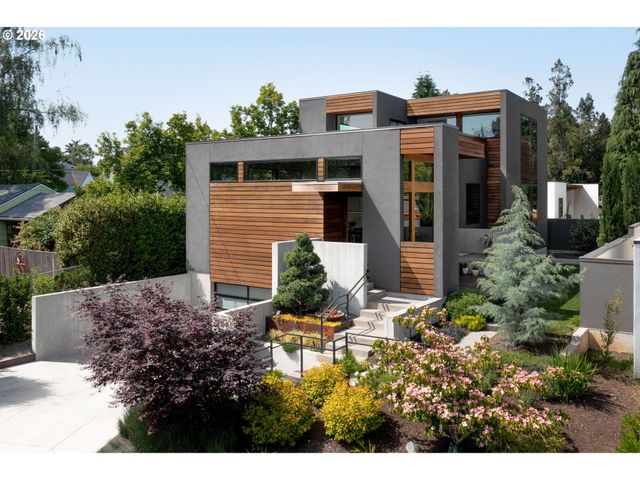 3961 Se BERKELEY Way, Portland, OR 97202