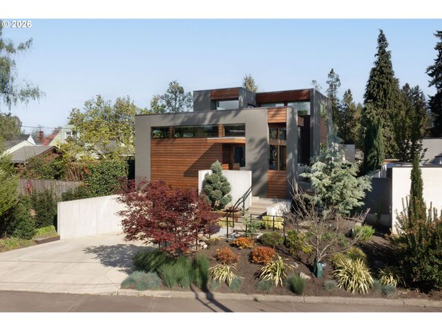 3961 Se BERKELEY Way, Portland, OR 97202