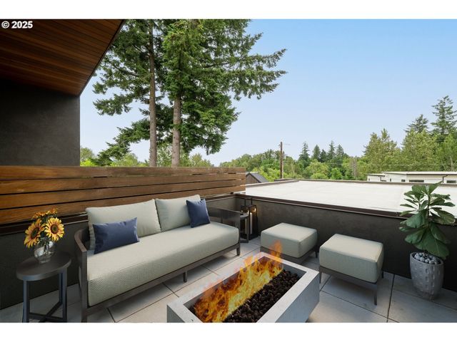 3961 Se BERKELEY Way, Portland, OR 97202