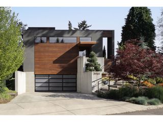 3961 Se BERKELEY Way, Portland, OR 97202