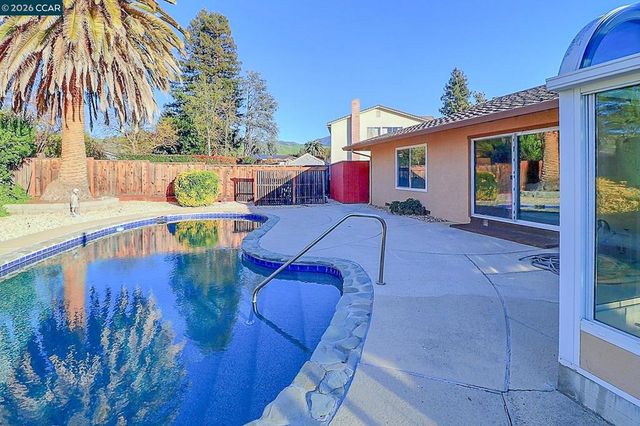 3320 Bowmore Court, Walnut Creek, CA 94598