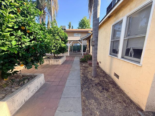 728 N Palm Avenue, Fresno, CA 93728