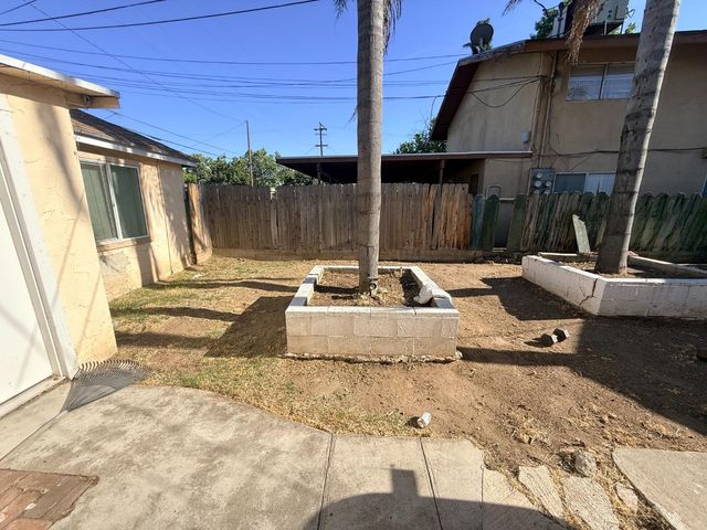 728 N Palm Avenue, Fresno, CA 93728