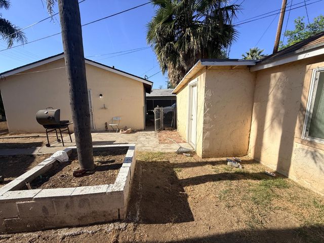 728 N Palm Avenue, Fresno, CA 93728