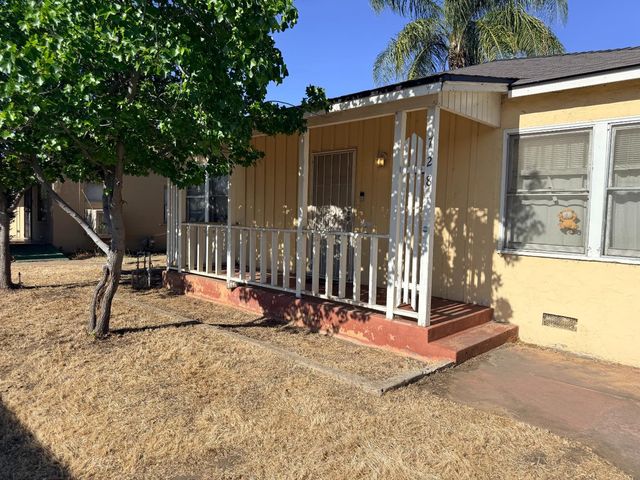 728 N Palm Avenue, Fresno, CA 93728