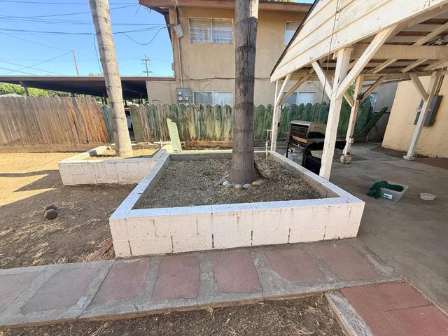 728 N Palm Avenue, Fresno, CA 93728