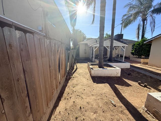 728 N Palm Avenue, Fresno, CA 93728