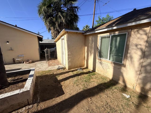 728 N Palm Avenue, Fresno, CA 93728