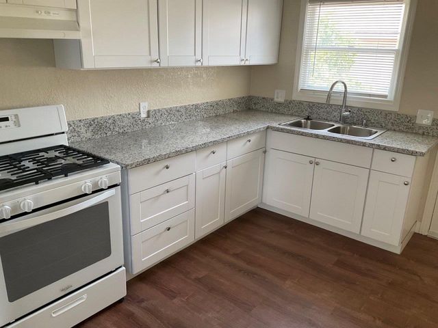 728 N Palm Avenue, Fresno, CA 93728