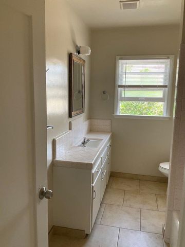 728 N Palm Avenue, Fresno, CA 93728