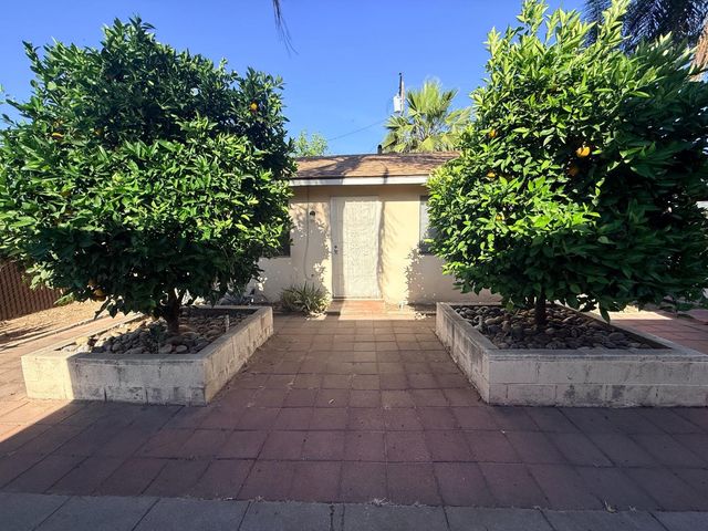 728 N Palm Avenue, Fresno, CA 93728