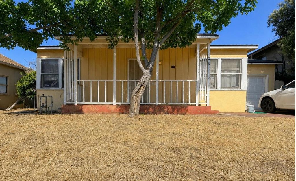 728 N Palm Avenue, Fresno, CA 93728