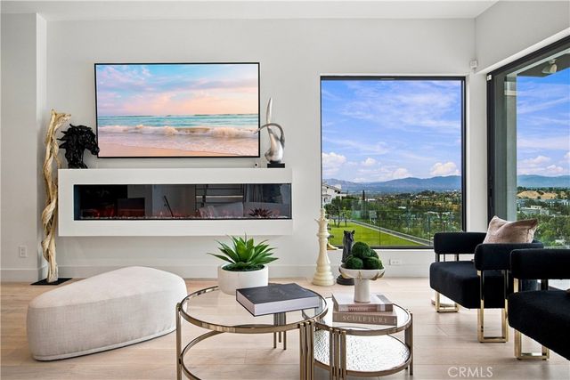 5170 Medina Road, Woodland Hills, CA 91364