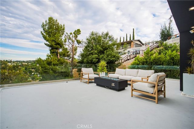 5170 Medina Road, Woodland Hills, CA 91364