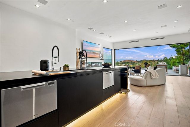 5170 Medina Road, Woodland Hills, CA 91364