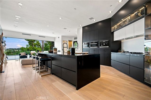 5170 Medina Road, Woodland Hills, CA 91364