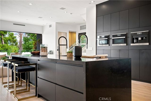 5170 Medina Road, Woodland Hills, CA 91364