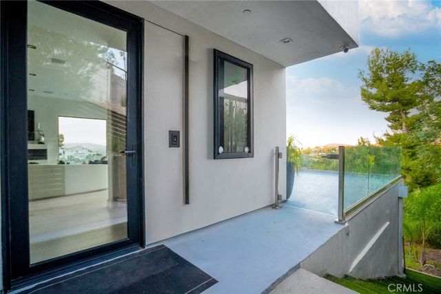 5170 Medina Road, Woodland Hills, CA 91364