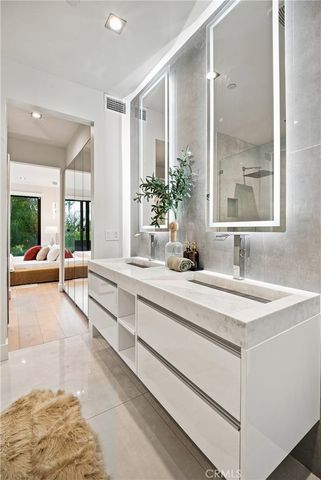 5170 Medina Road, Woodland Hills, CA 91364