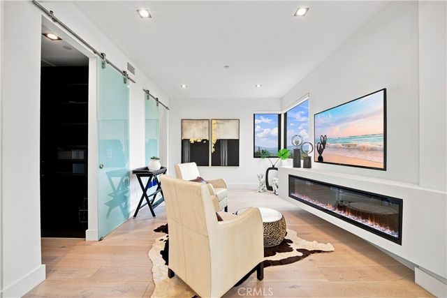 5170 Medina Road, Woodland Hills, CA 91364