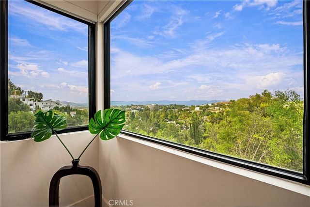 5170 Medina Road, Woodland Hills, CA 91364