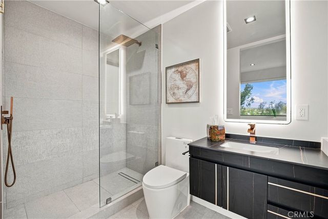 5170 Medina Road, Woodland Hills, CA 91364