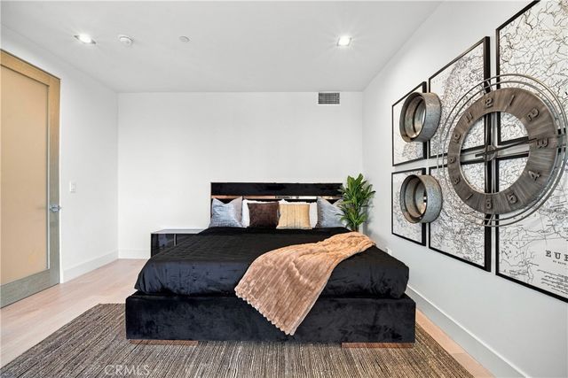 5170 Medina Road, Woodland Hills, CA 91364